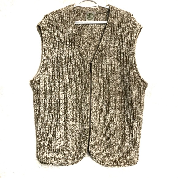 rest and relaxation Jackets & Blazers - Full zip, v-neck, knit vest. Size L.